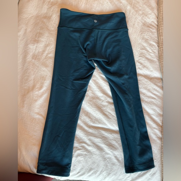 Lulu Lemon Reversible Cropped Leggings - Picture 4 of 5